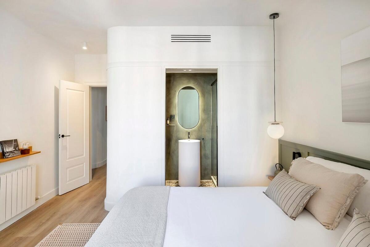Luxury With King Beds & Ac In Heart Of Bcn Appartement Barcelone